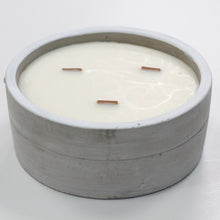 Charger l'image dans la galerie, Grande Bougie en Béton et Cire de Soja - Patchouli & Ambre Sombre
