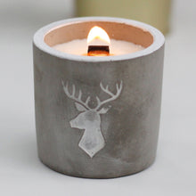 Charger l'image dans la galerie, Bougie Moyenne en Béton et Cire de Soja - Whiskey & Fumée de Bois