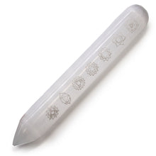 Charger l&#39;image dans la galerie, Baguette Sélénite 7 Chakras Premium 14-16cm - Harmonisation Complète
