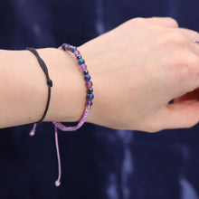 Charger l&#39;image dans la galerie, Bougie en cristal du zodiaque avec bracelet en pierres précieuses – Verseau