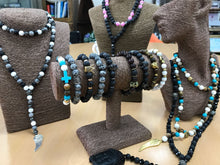 Charger l&#39;image dans la galerie, Bracelet Pierres Fines - Black Agate/Hamsa Doré