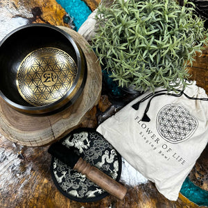 Coffret Cadeau Bol Chantant gravé et battu à la main - 14 cm - Fleur de vie
