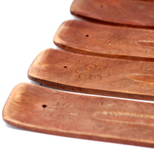 Charger l&#39;image dans la galerie, Porte Encens Sculpté Bois de Manguier 25cm - Artisanat Spirituel Premium