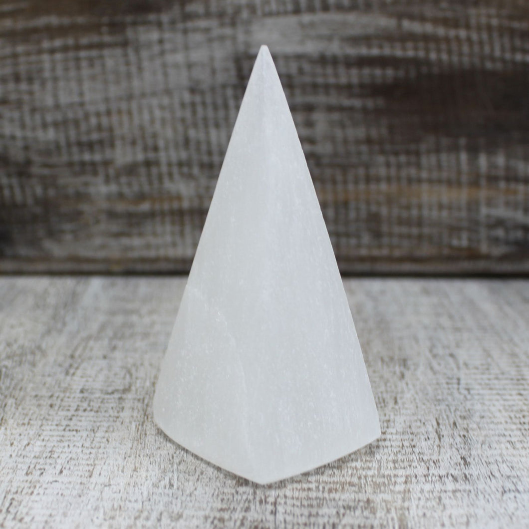 Grande Pyramide de Sélénite Premium 10cm - Amplification Majeure & Majesté